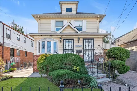 164-12 76th Ave, Fresh Meadows, NY 11366