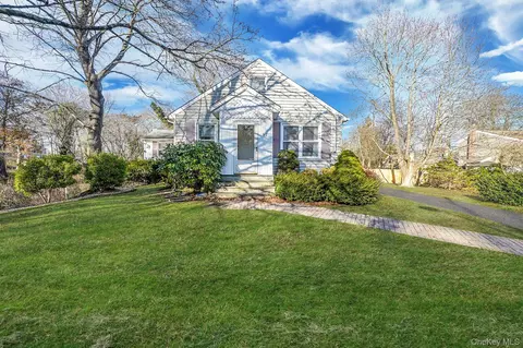 91 Tower St, Sayville, NY 11782