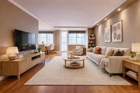 118-17 Union Tpke #5H, New York, NY 11375