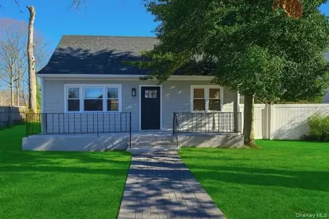 237 Cypress Dr, Mastic Beach, NY 11951