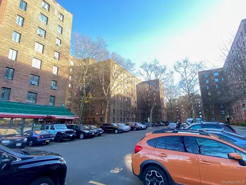 2220 E Tremont Ave #5G, New York, NY 10462