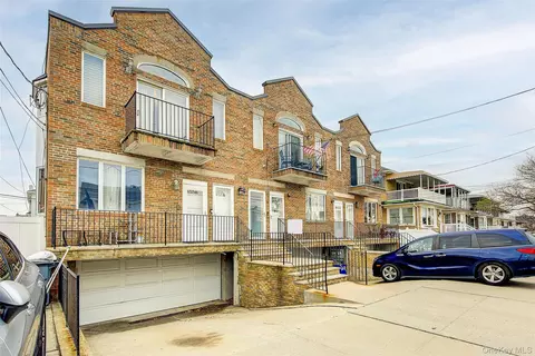 161 Beach 128th St #1B, Belle Harbor, NY 11694