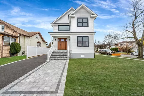 2929 Yale Pl, Baldwin, NY 11510
