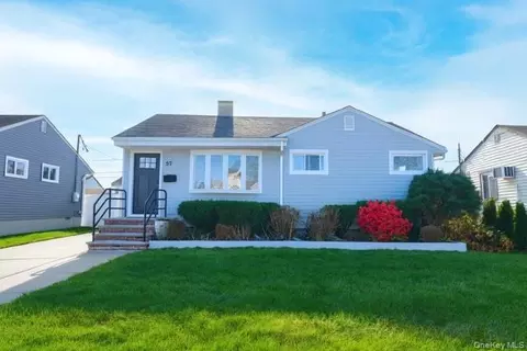 57 Hubbard Ave, Freeport, NY 11520