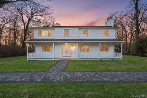30 Half Mile Rd, Middle Island, NY 11953