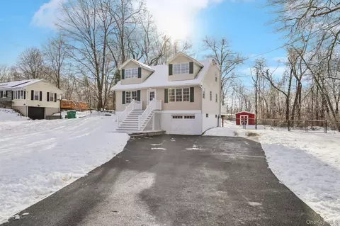 95 Smithtown Rd, Wappinger, NY 12524