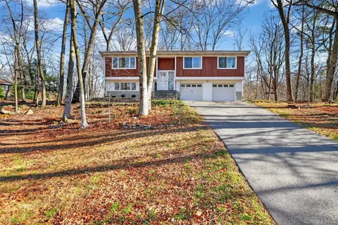 2802 Deer St, Yorktown, NY 10547