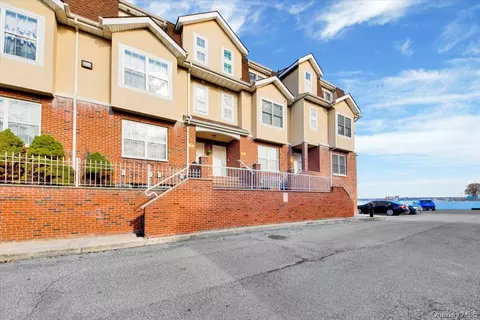 1 Patricia Ln #403, Bronx, NY 10465