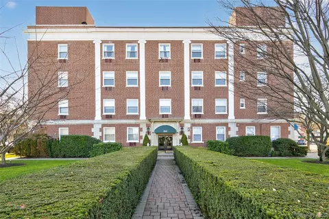 360 Stewart Ave #3F, Garden City, NY 11530