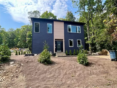 15 County Highway 5, Warwick Town, NY 10925
