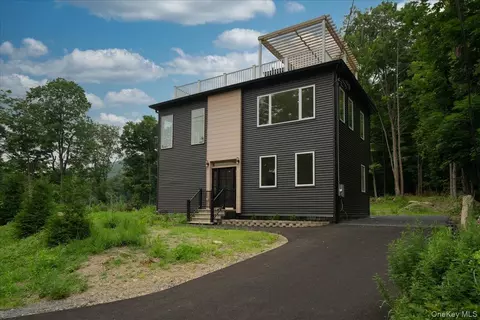 15 County Highway 5, Warwick Town, NY 10925