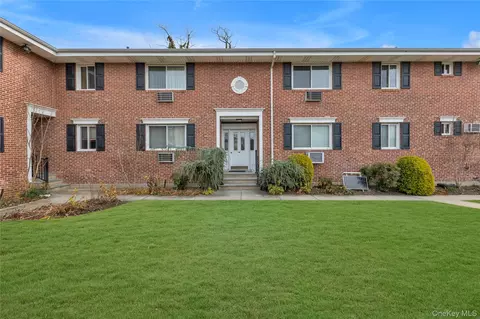 200 Merrick Rd #I, Amityville, NY 11701