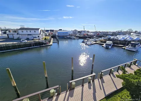 47 Anchor St #Y, Freeport, NY 11520