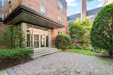 510 Dubois Ave #11B, Valley Stream, NY 11581