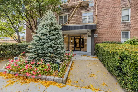 1 Oakridge Pl #6A, Eastchester, NY 10709