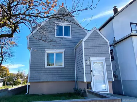 121 Carroll Ave, Valley Stream, NY 11580