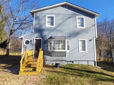 351 Lake Shore Dr, Shawangunk, NY 12566