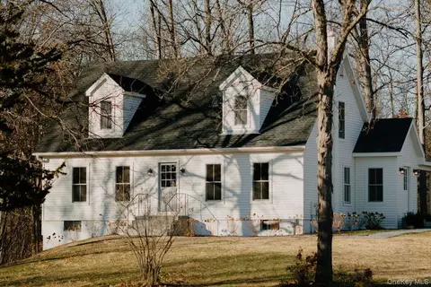 182 Round Top Rd, Germantown, NY 12526