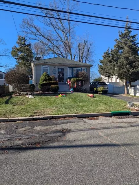 Undisclosed, Bay Shore, NY 11706