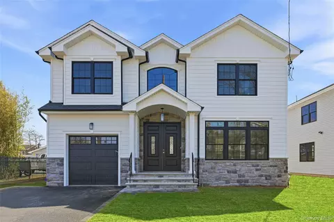 3390 Woodward Ave, Wantagh, NY 11793