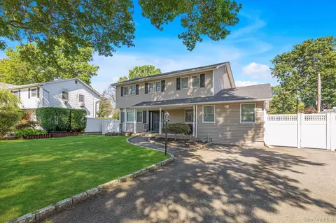 702 10th Ave, East Northport, NY 11731