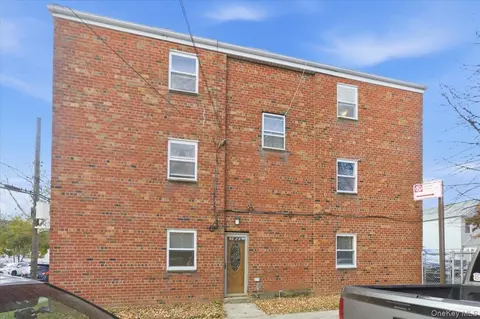 24-60 81st St, East Elmhurst, NY 11370