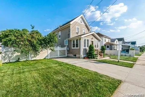 91 Rockmart Ave, Elmont, NY 11003
