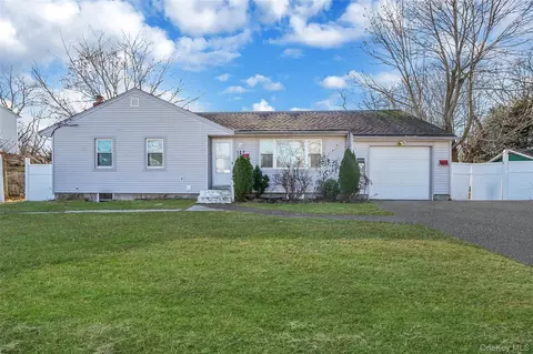 182 New York Ave, Bay Shore, NY 11706