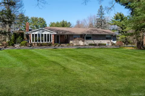 189 Old Westbury Rd, North Hempstead, NY 11568