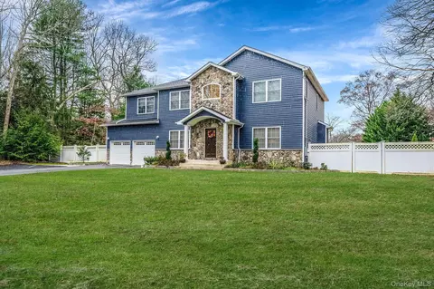 152 Wood Rd, Centereach, NY 11720