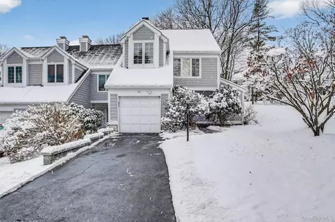 23 Berrybush Ln, Greenburgh, NY 10706