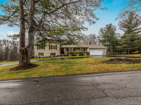 70 Breckenridge Rd, Mahopac, NY 10541
