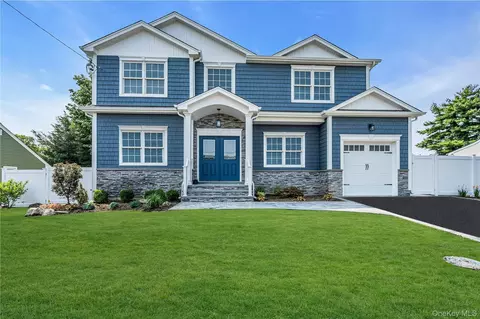 68 Caroline St, Bethpage, NY 11714