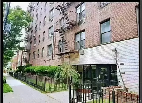14943 35th Ave #3I, New York, NY 11354