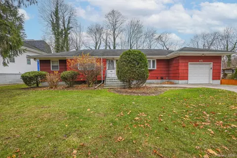 45 Roslyn Rd, North Hempstead, NY 11577