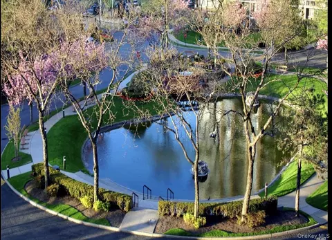 2 Bay Club Dr #17Z2, Bayside, NY 11360