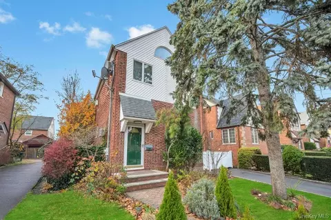 88 Marlboro Rd, Valley Stream, NY 11581