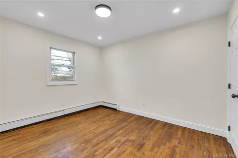 Bedroom - 116 Phyllis Dr, Patchogue, NY 11772 photo 2 of 4