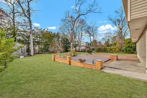 Exterior - 116 Phyllis Dr, Patchogue, NY 11772 photo 2 of 4