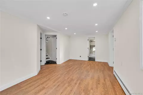Living - 116 Phyllis Dr, Patchogue, NY 11772 photo 6 of 7