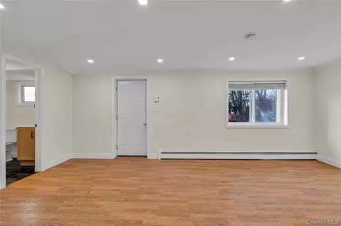 Living - 116 Phyllis Dr, Patchogue, NY 11772 photo 5 of 7