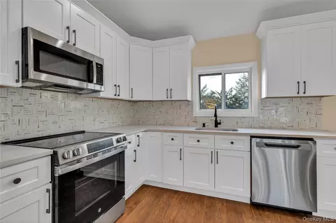 Kitchen - 116 Phyllis Dr, Patchogue, NY 11772 photo 3 of 3