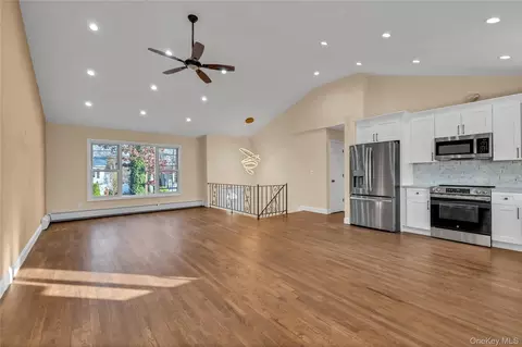 Living - 116 Phyllis Dr, Patchogue, NY 11772 photo 4 of 7
