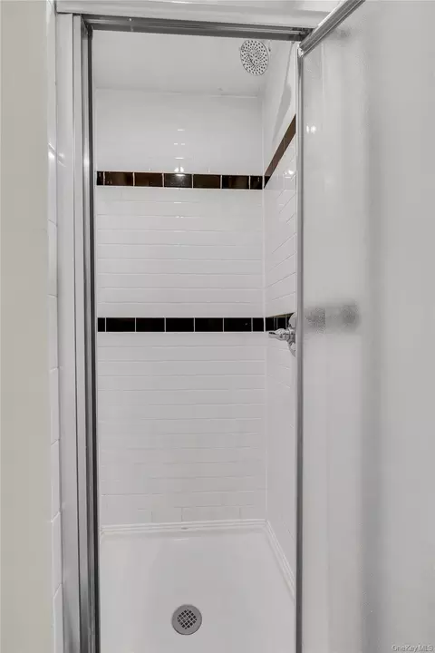 Bath - 116 Phyllis Dr, Patchogue, NY 11772 photo 6 of 7