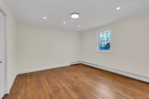 Bedroom - 116 Phyllis Dr, Patchogue, NY 11772 photo 1 of 4