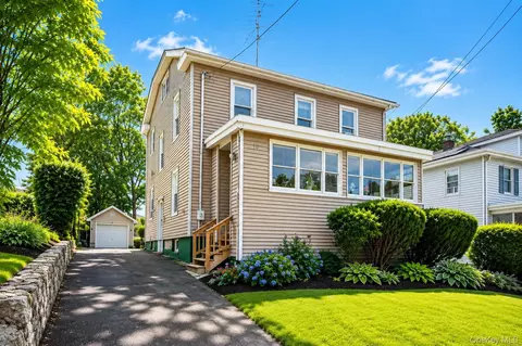 13 Forest Ave, Middletown, NY 10940