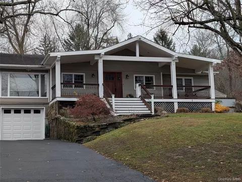 27 Lakeview Rd, Carmel, NY 10512