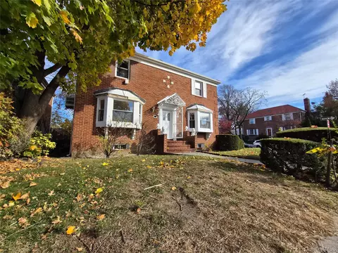 8019 Utopia Pkwy, Jamaica, NY 11432
