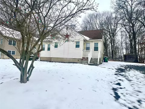91 Mountain Ave, Middletown, NY 10940