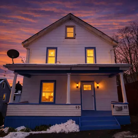95 Scofield St, Walden, NY 12586